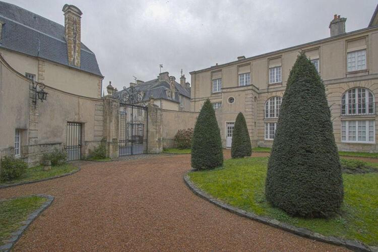 Heritage Apartment In Bayeux Near Museum Of Art Bagian luar foto